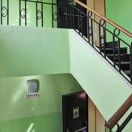 Residencia Universitaria Cum Laude Апартаменты *
